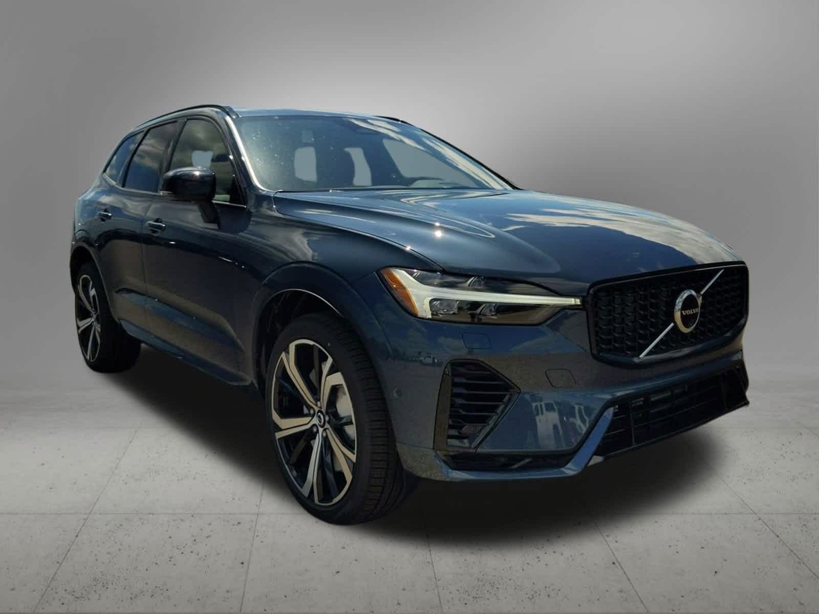 Thumbnail: 2025 Volvo XC60 - 8