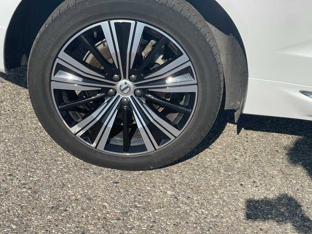 Thumbnail: 2022 Volvo XC60 - 15