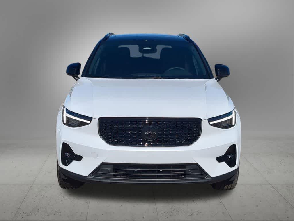 Thumbnail: 2026 Volvo XC40 - 9