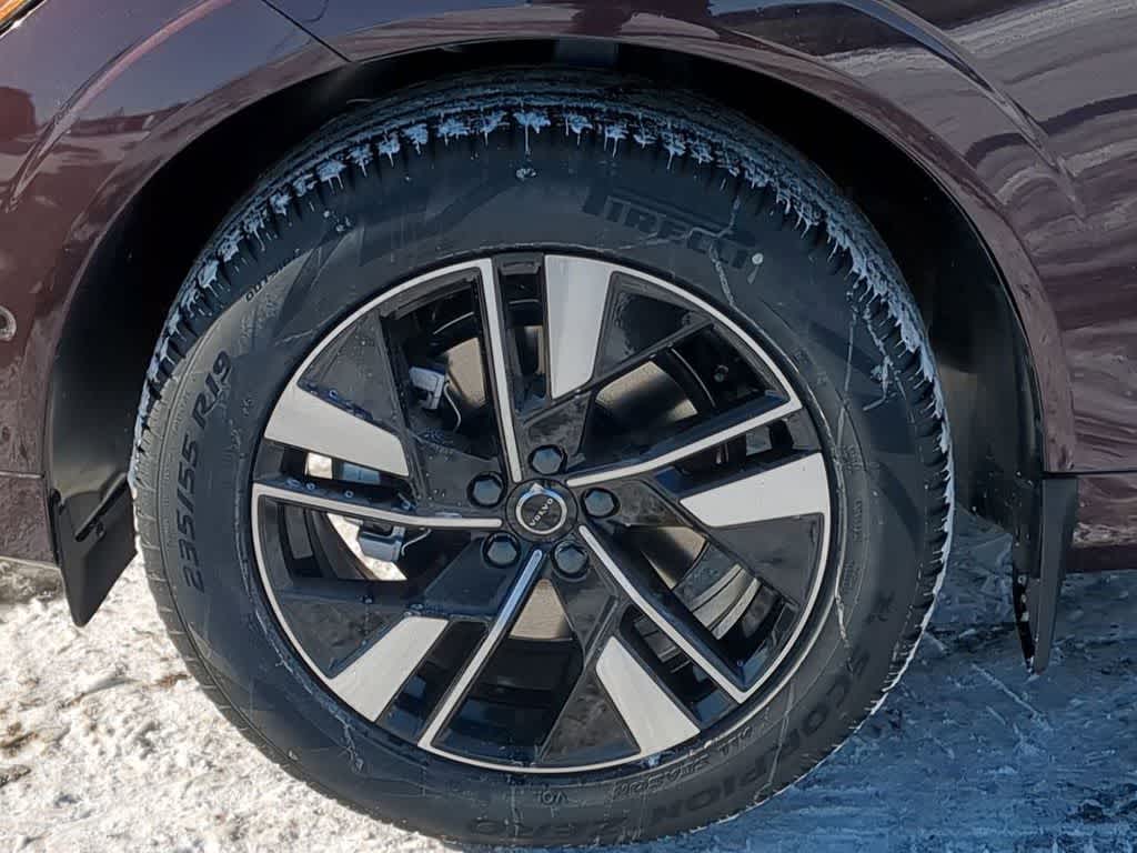 Thumbnail: 2026 Volvo XC60 - 12