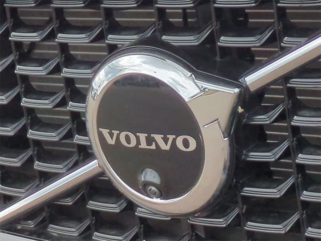 Thumbnail: 2025 Volvo XC60 - 10