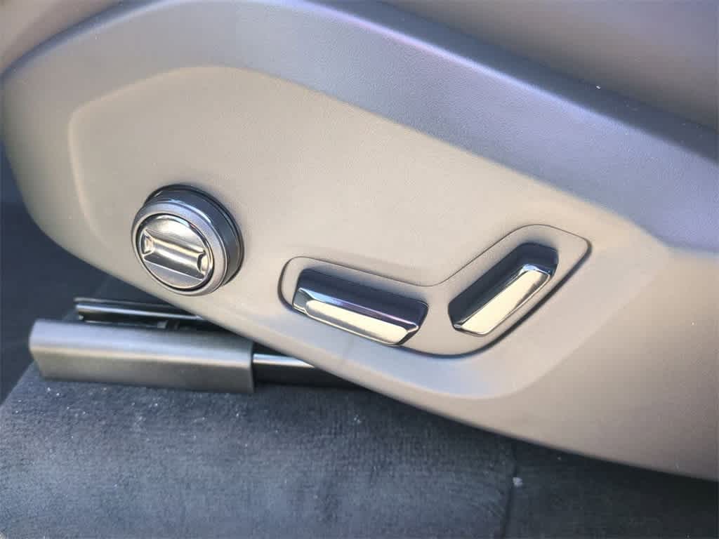 Thumbnail: 2026 Volvo XC90 - 9