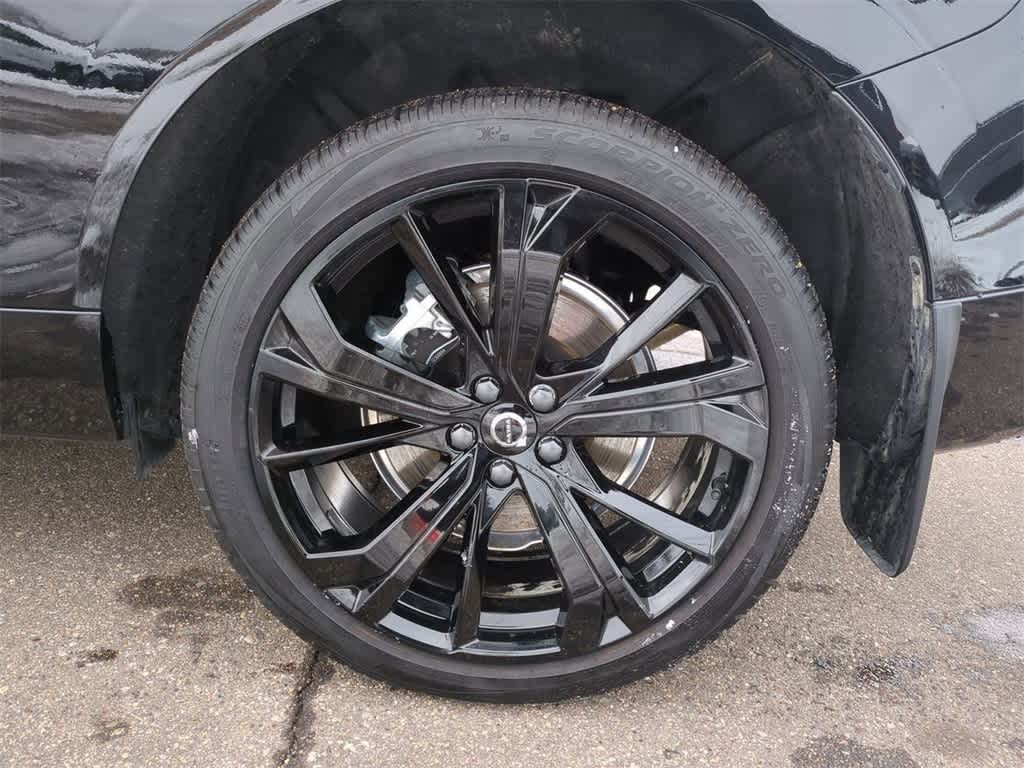 Thumbnail: 2025 Volvo XC60 - 6