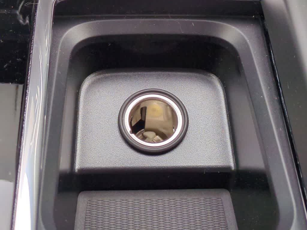 Thumbnail: 2026 Volvo XC60 - 31