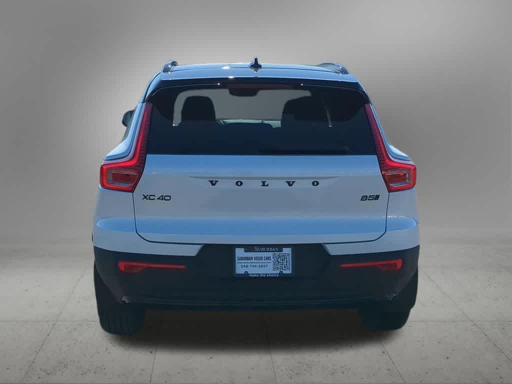 Thumbnail: 2026 Volvo XC40 - 5