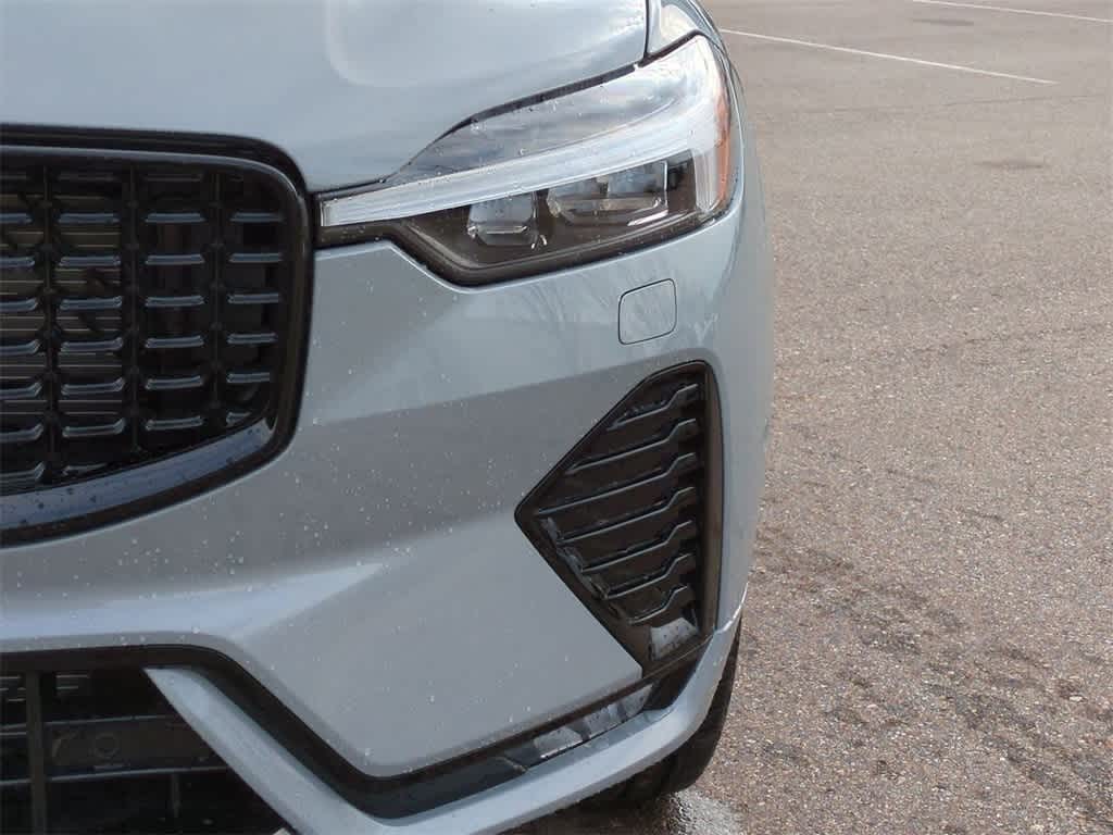 Thumbnail: 2025 Volvo XC60 - 10