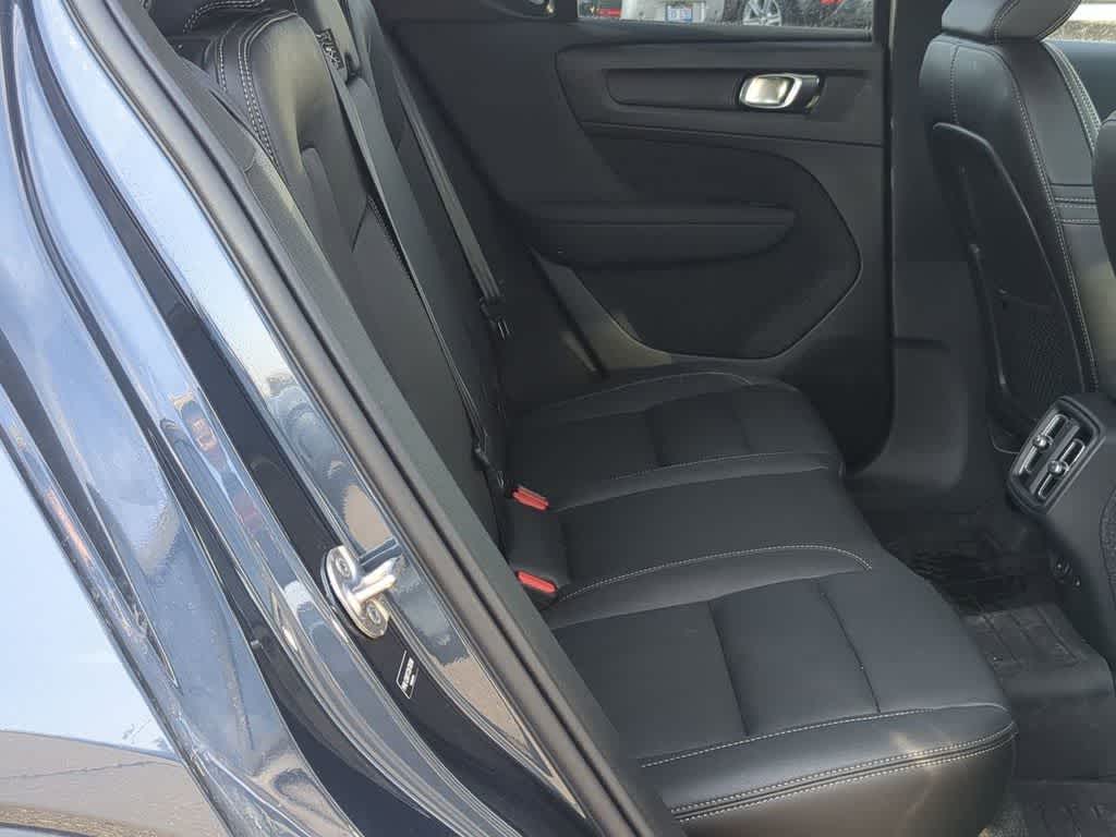 Thumbnail: 2026 Volvo XC40 - 19