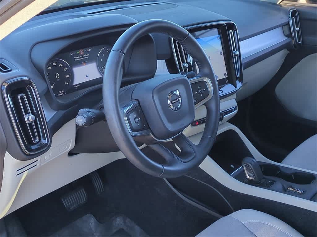 Thumbnail: 2020 Volvo XC40 - 2