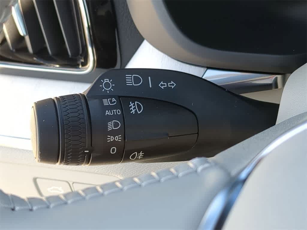 Thumbnail: 2026 Volvo XC60 - 25