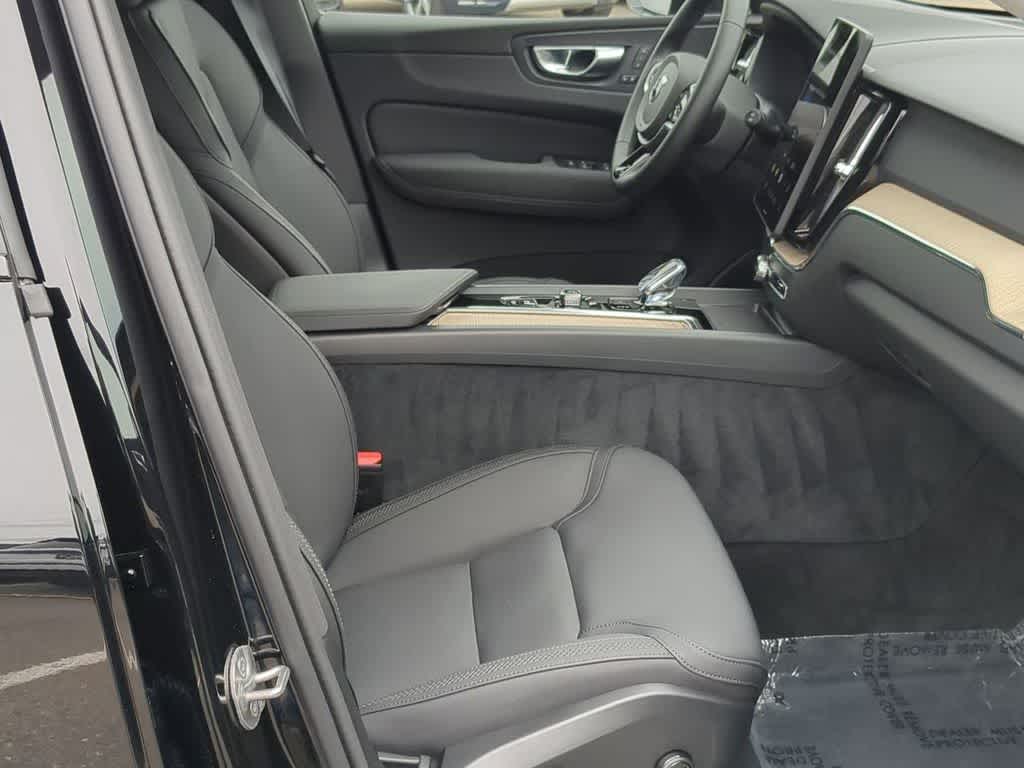 Thumbnail: 2026 Volvo XC60 - 20