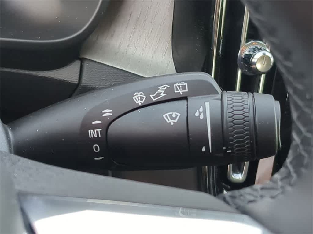 Thumbnail: 2026 Volvo XC40 - 24