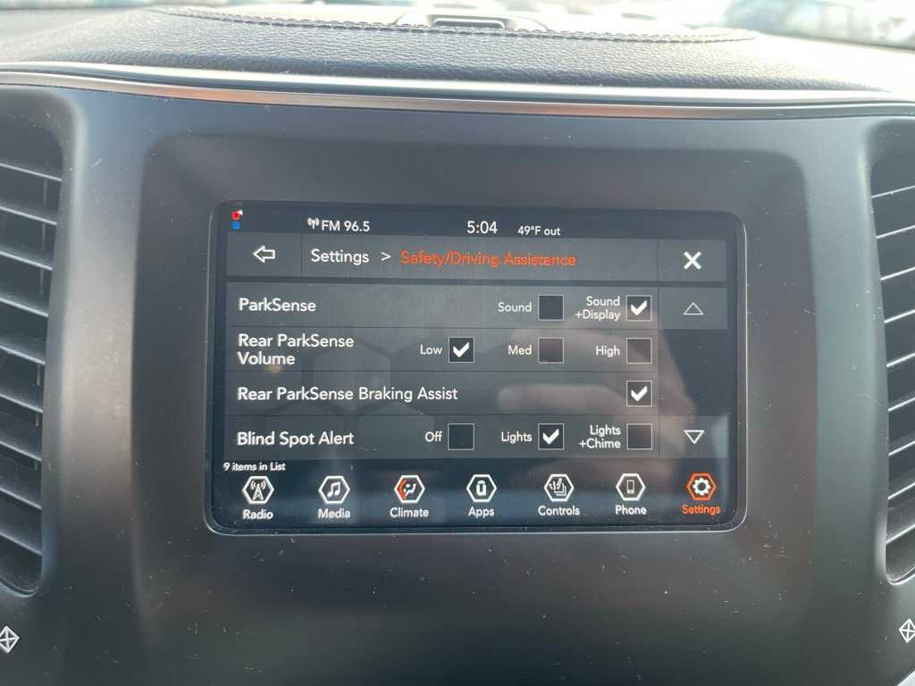 Thumbnail: 2020 Jeep Cherokee - 29