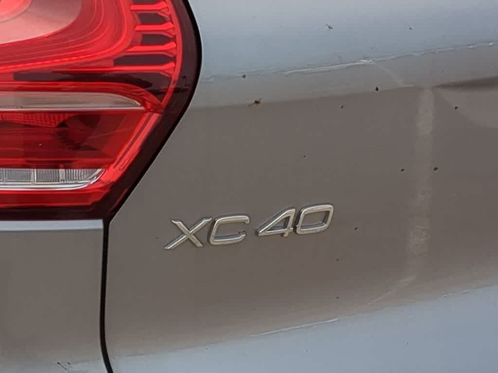 Thumbnail: 2026 Volvo XC40 - 12