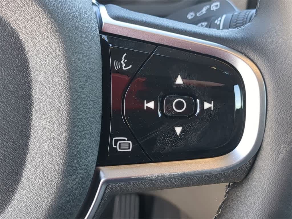 Thumbnail: 2026 Volvo XC90 - 25