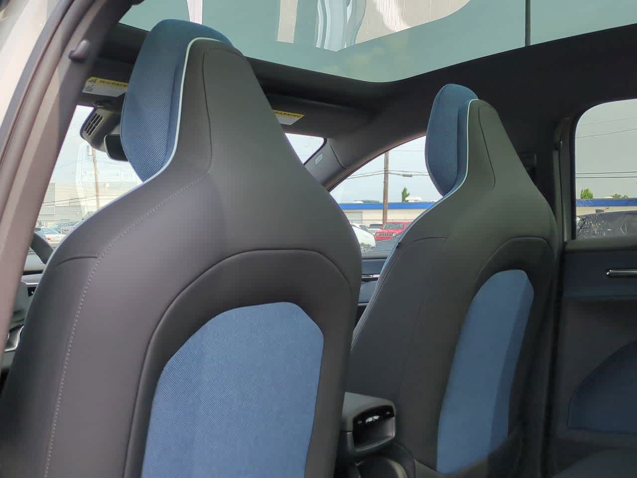 Thumbnail: 2025 Volvo EX30 - 16
