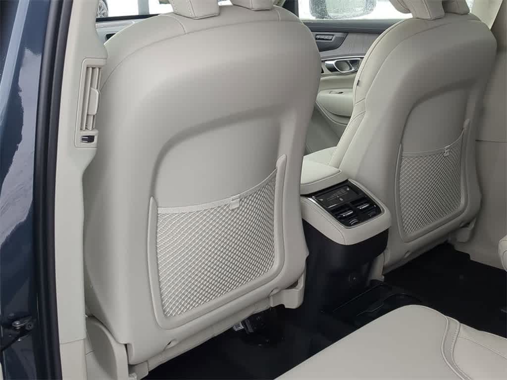 Thumbnail: 2026 Volvo XC90 - 17