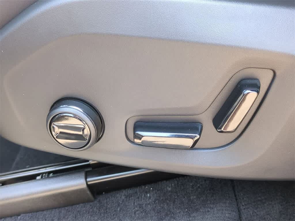 Thumbnail: 2026 Volvo XC90 - 15