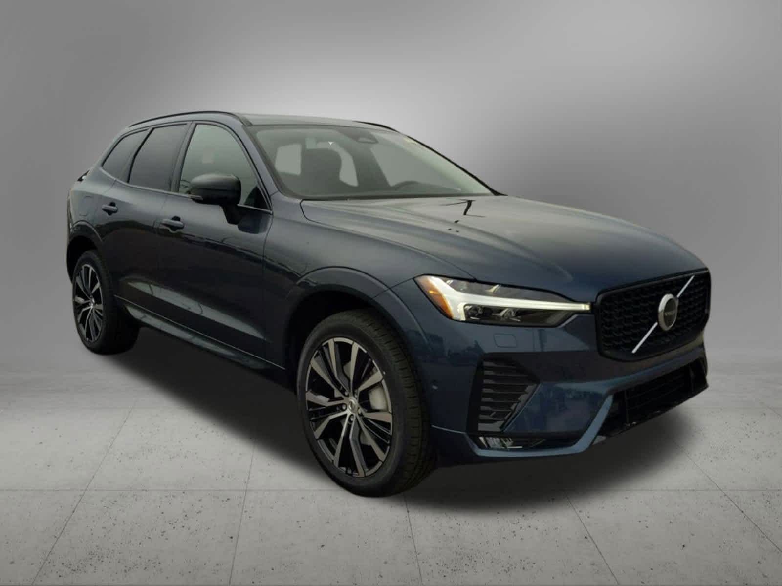 Thumbnail: 2025 Volvo XC60 - 8