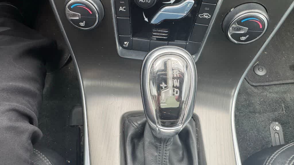 Thumbnail: 2013 Volvo S60 - 21