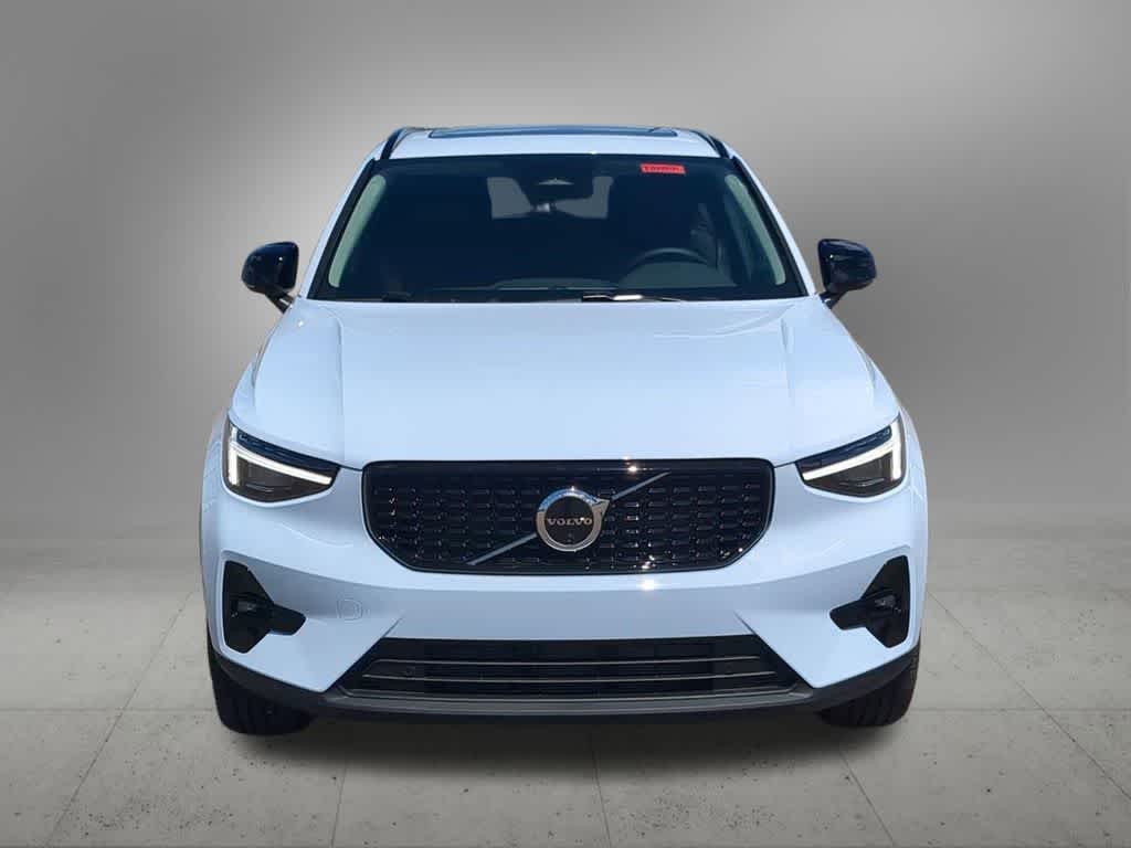 Thumbnail: 2026 Volvo XC40 - 9