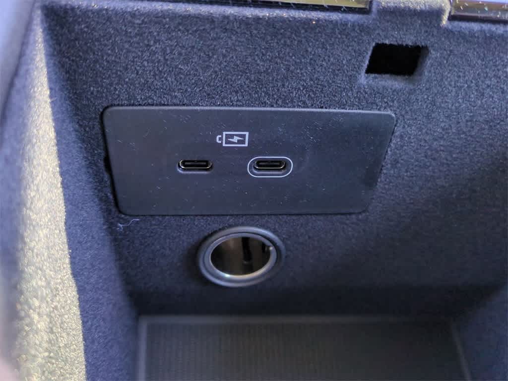 Thumbnail: 2026 Volvo XC90 - 30