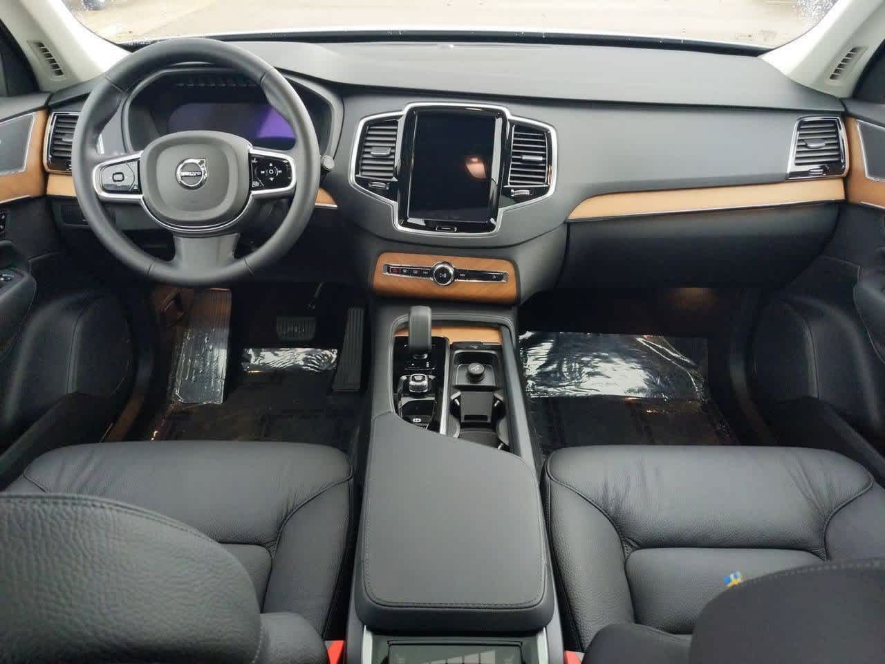 Thumbnail: 2025 Volvo XC90 - 13