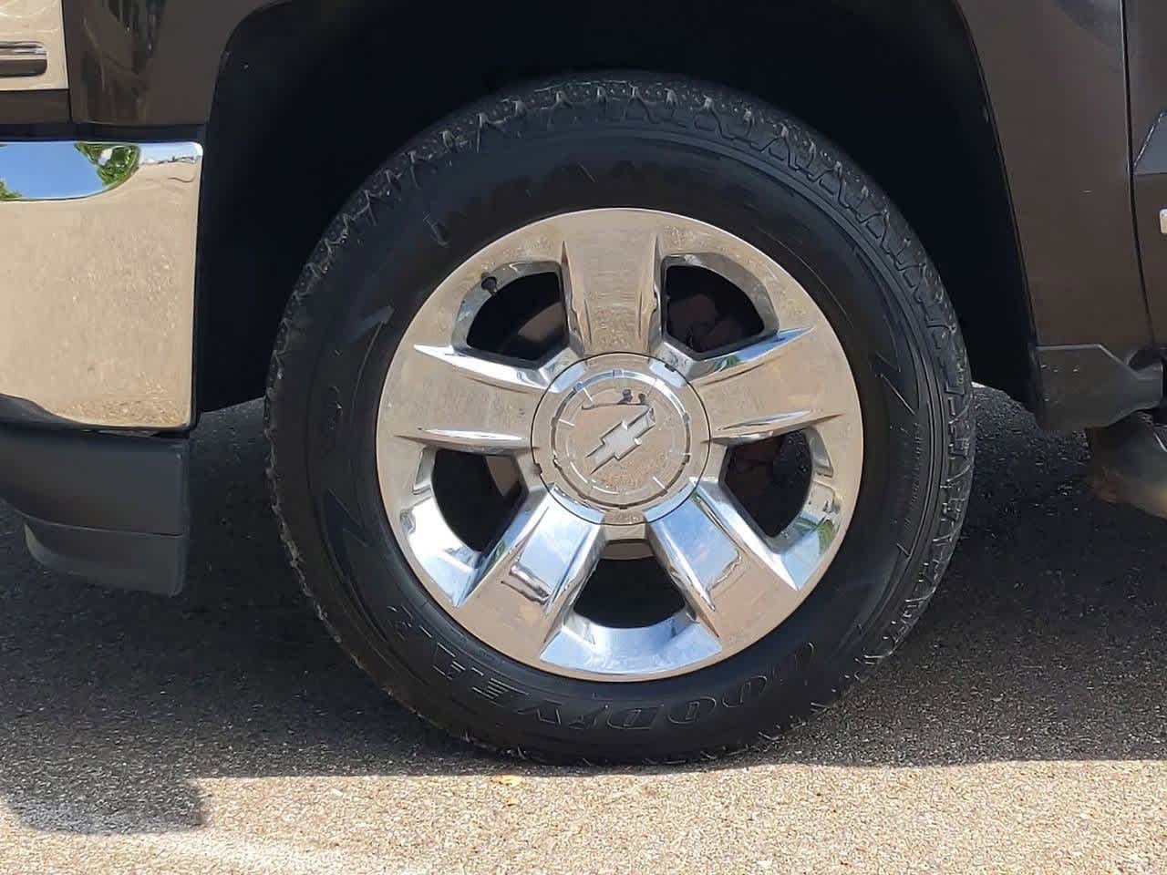 Thumbnail: 2016 Chevrolet Silverado 1500 - 13