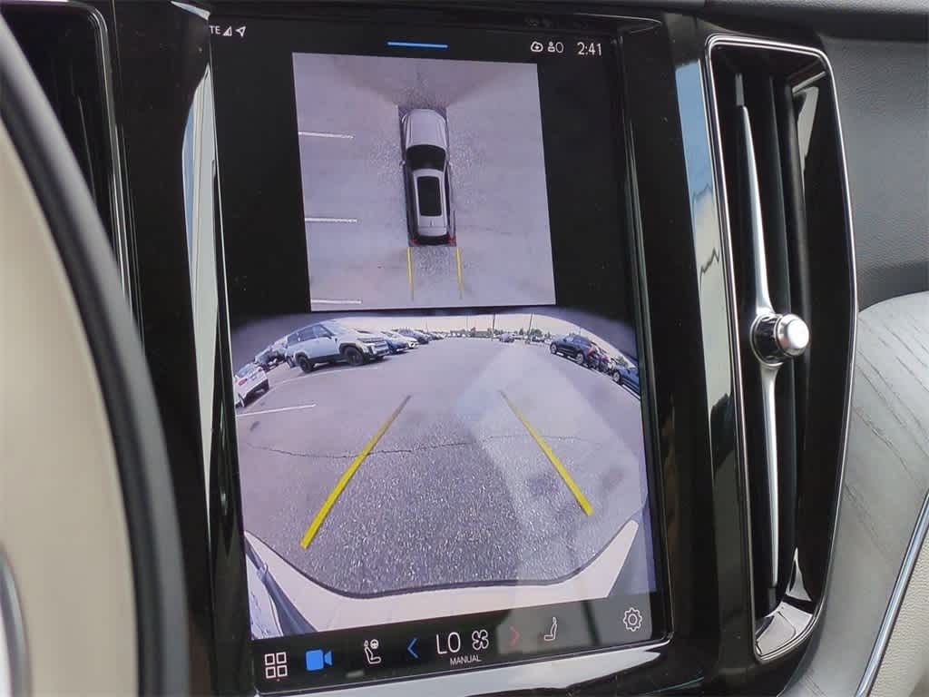 Thumbnail: 2025 Volvo XC60 - 28