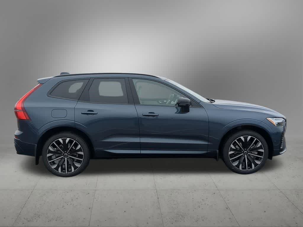 Thumbnail: 2026 Volvo XC60 - 7