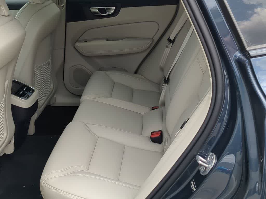 Thumbnail: 2026 Volvo XC60 - 18