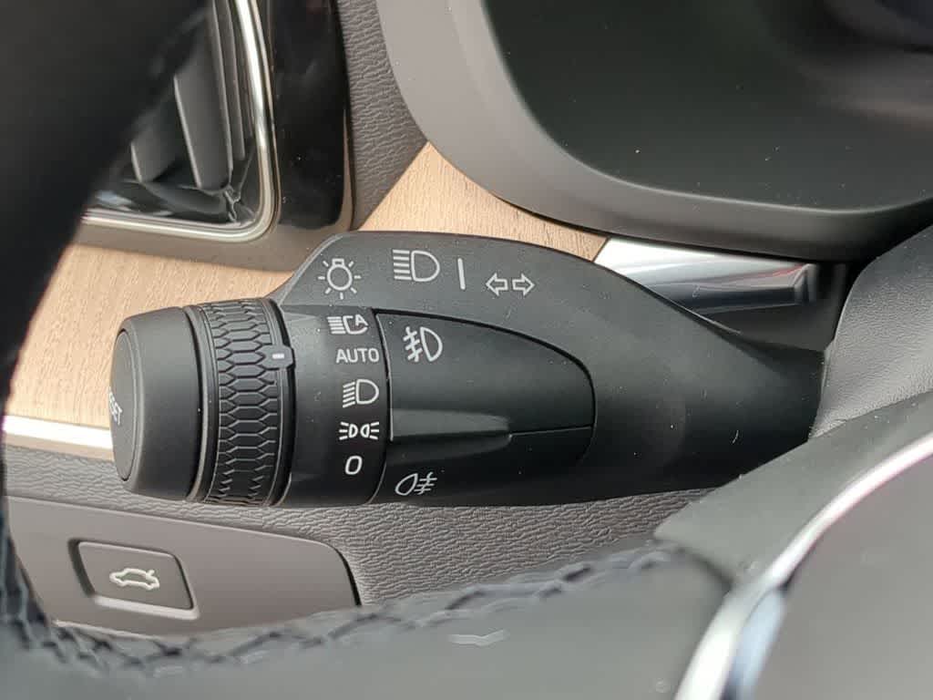 Thumbnail: 2026 Volvo XC60 - 25