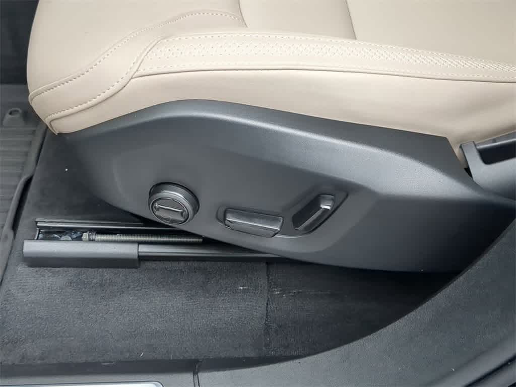 Thumbnail: 2026 Volvo XC90 - 16