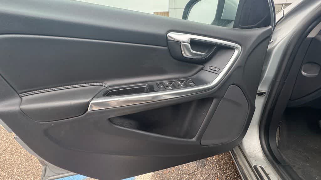 Thumbnail: 2013 Volvo S60 - 18