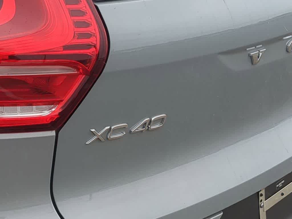 Thumbnail: 2026 Volvo XC40 - 12