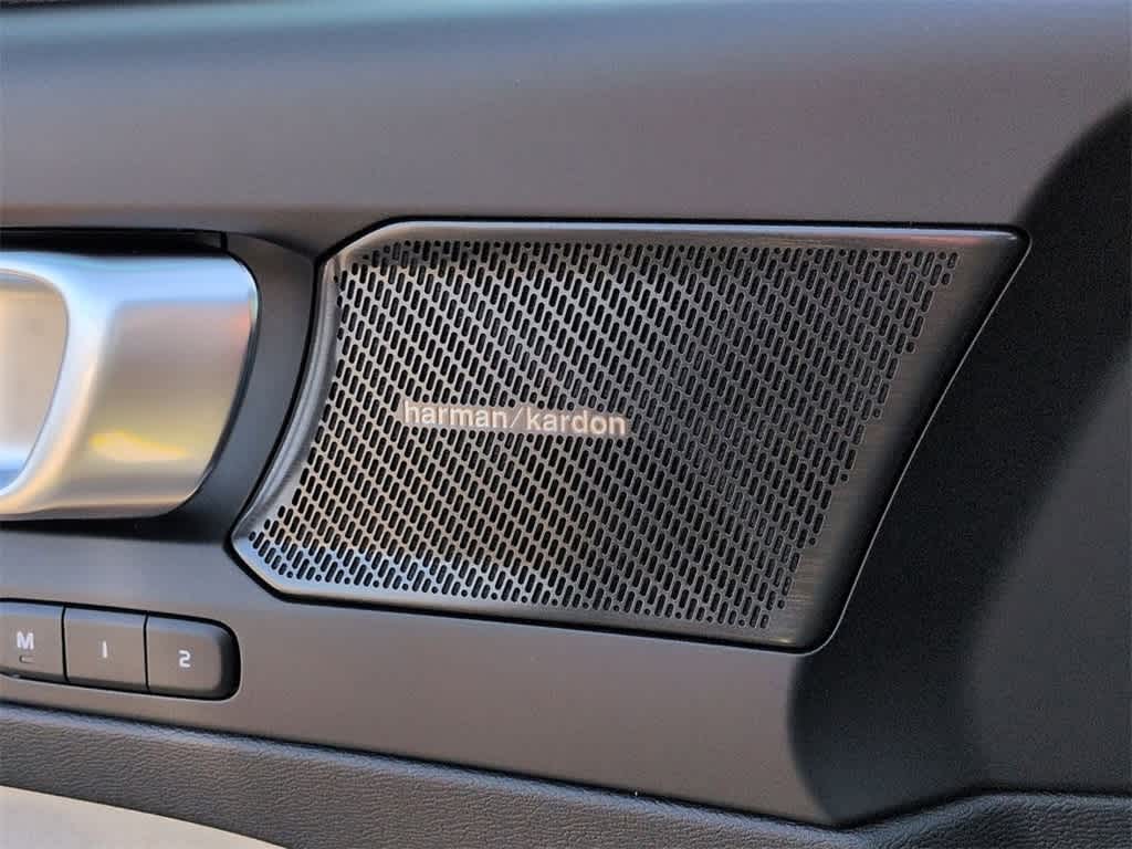 Thumbnail: 2026 Volvo XC40 - 30