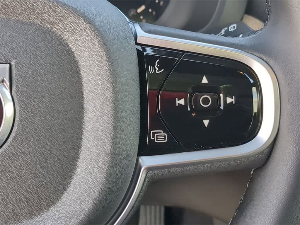 Thumbnail: 2026 Volvo XC60 - 23