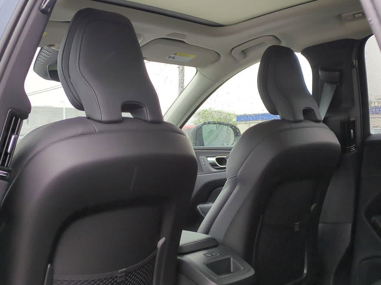 2025 Volvo XC60 B5 Plus 17