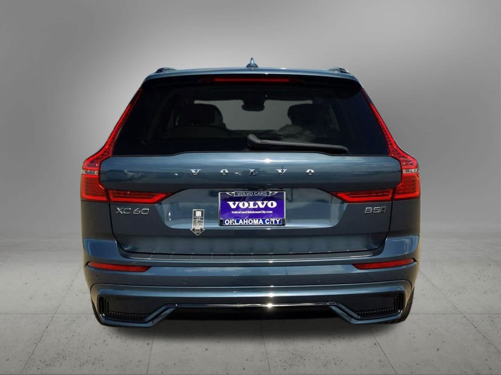 Thumbnail: 2025 Volvo XC60 - 5