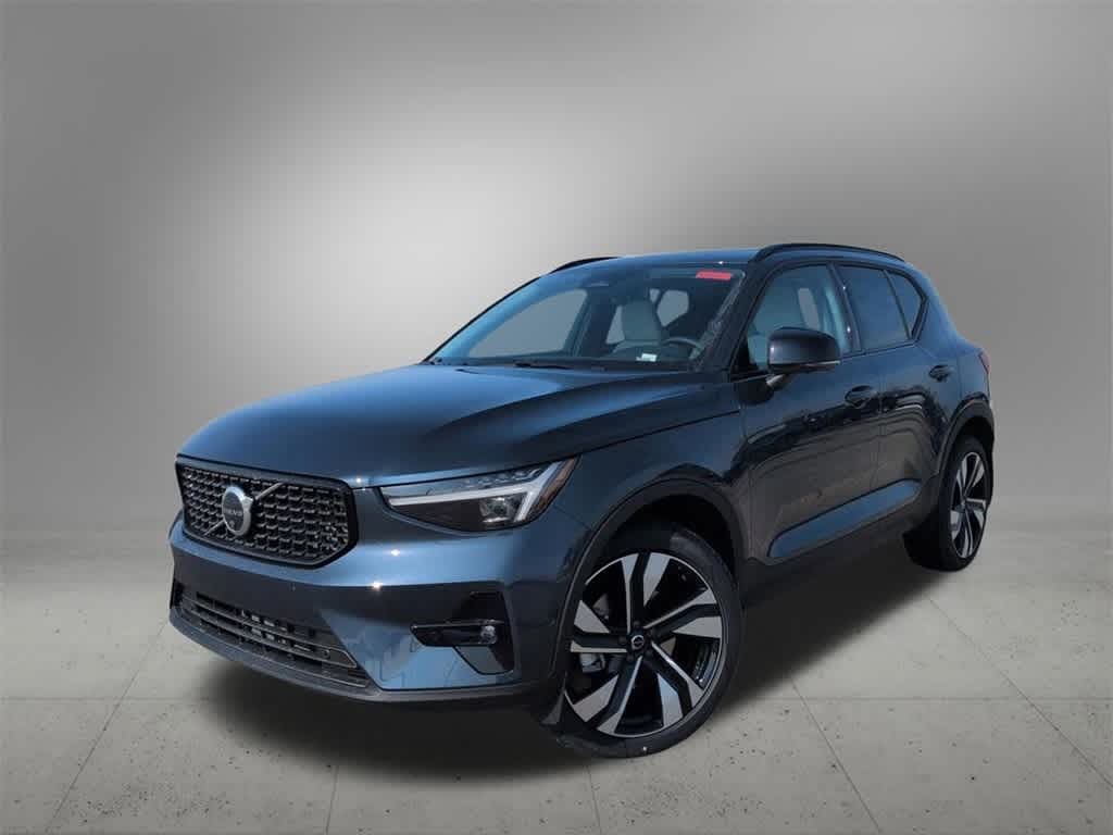 New 2026 Volvo XC40 B5 Ultra SUV