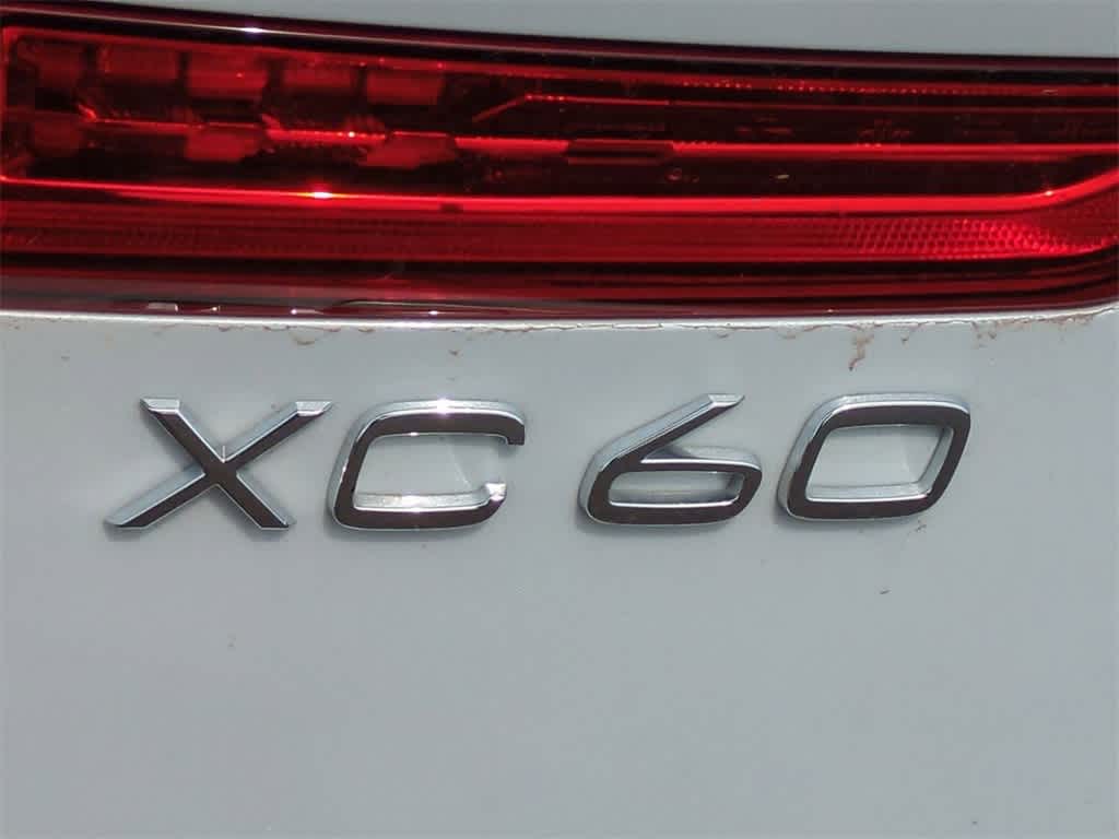 Thumbnail: 2025 Volvo XC60 - 11