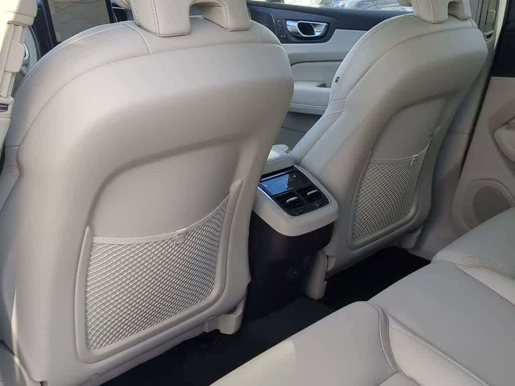 Thumbnail: 2026 Volvo XC60 - 17