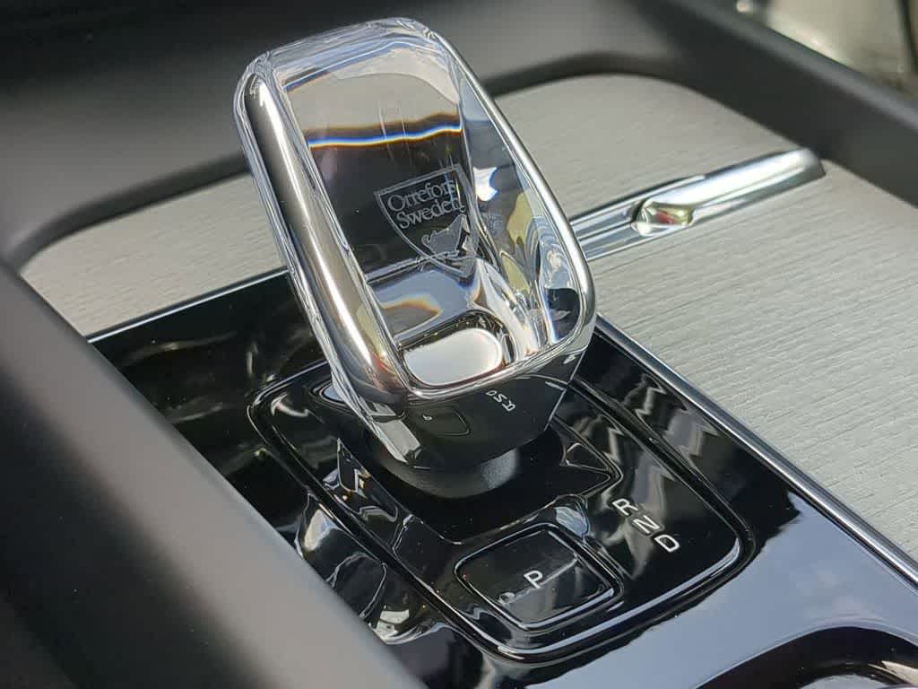 Thumbnail: 2025 Volvo XC60 - 30