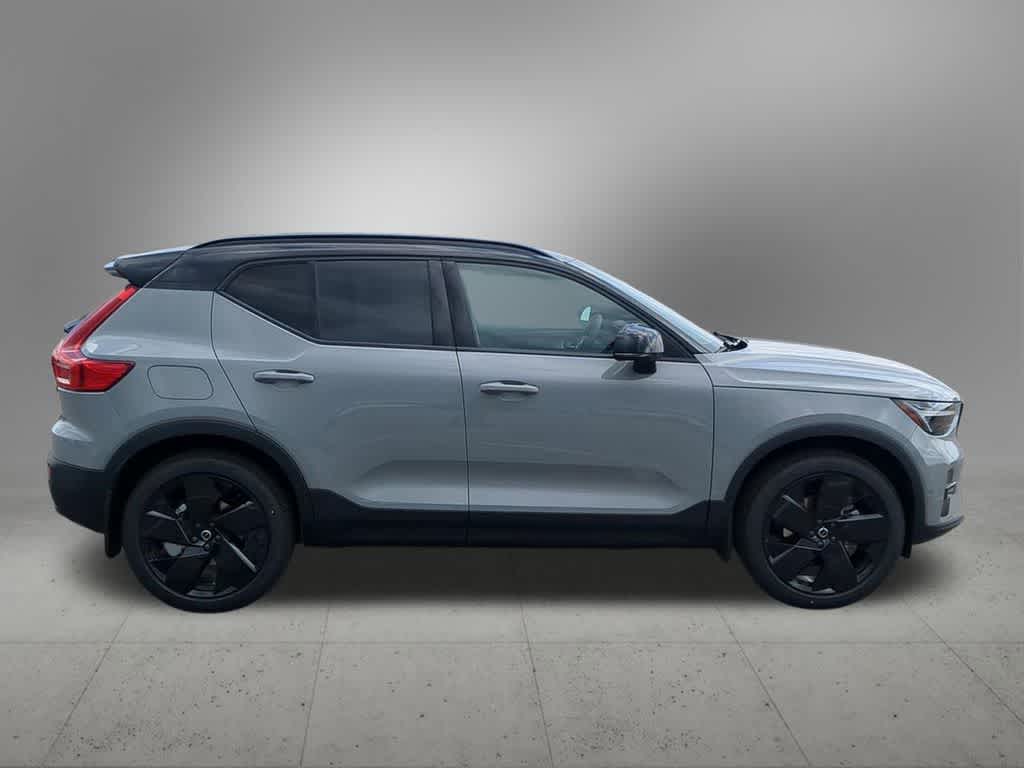 Thumbnail: 2026 Volvo XC40 - 7