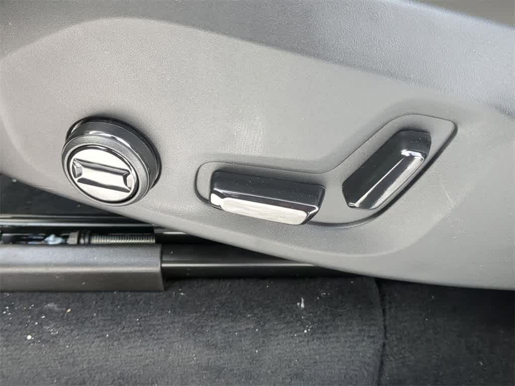 Thumbnail: 2026 Volvo XC90 - 16