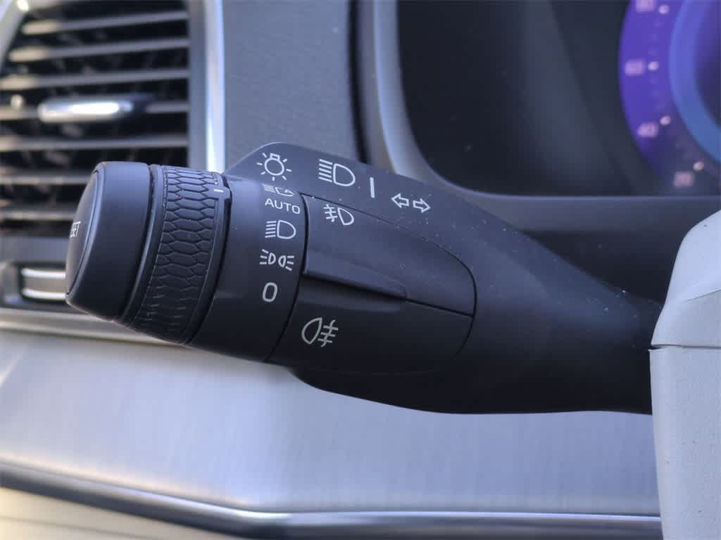 Thumbnail: 2023 Volvo XC90 - 26