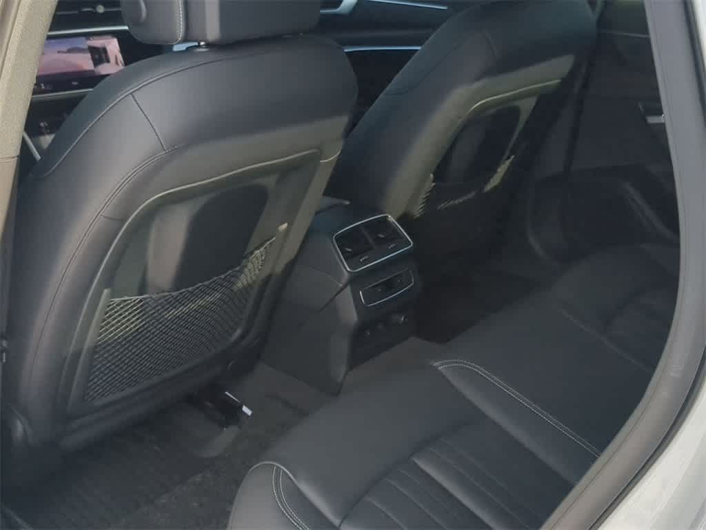 Thumbnail: 2021 Audi A6 - 10