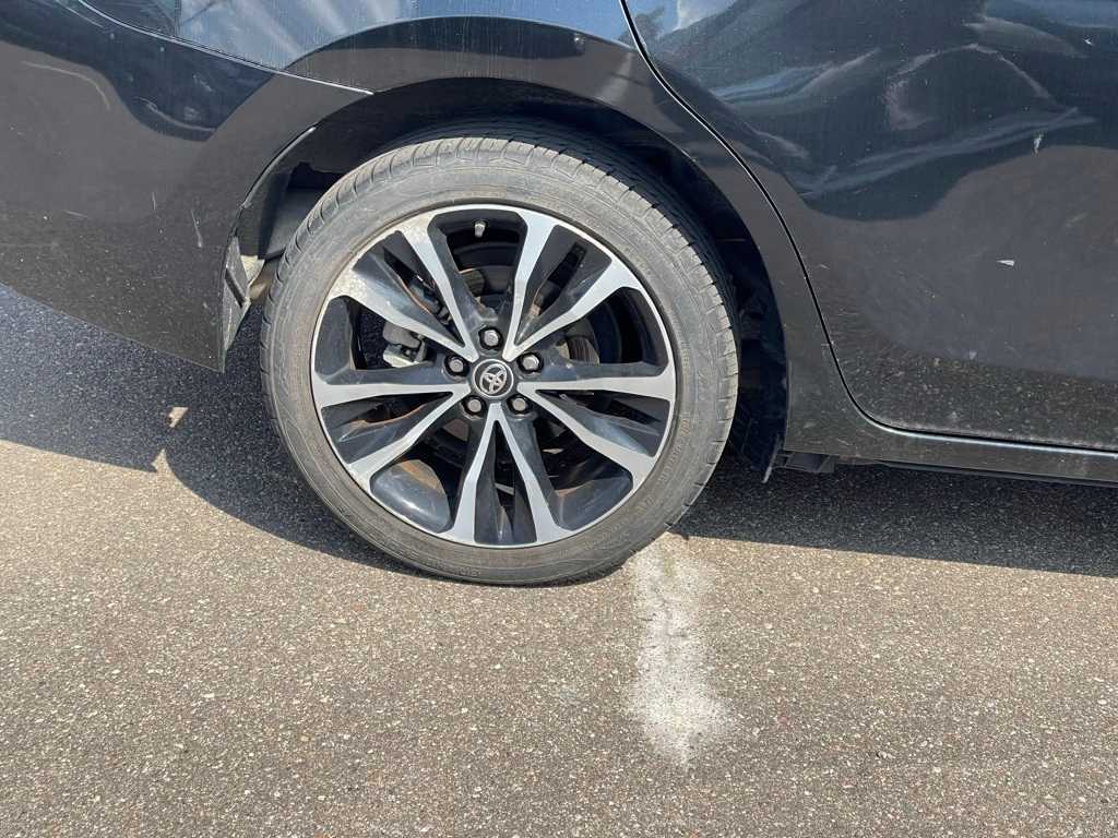 Thumbnail: 2018 Toyota Corolla - 18