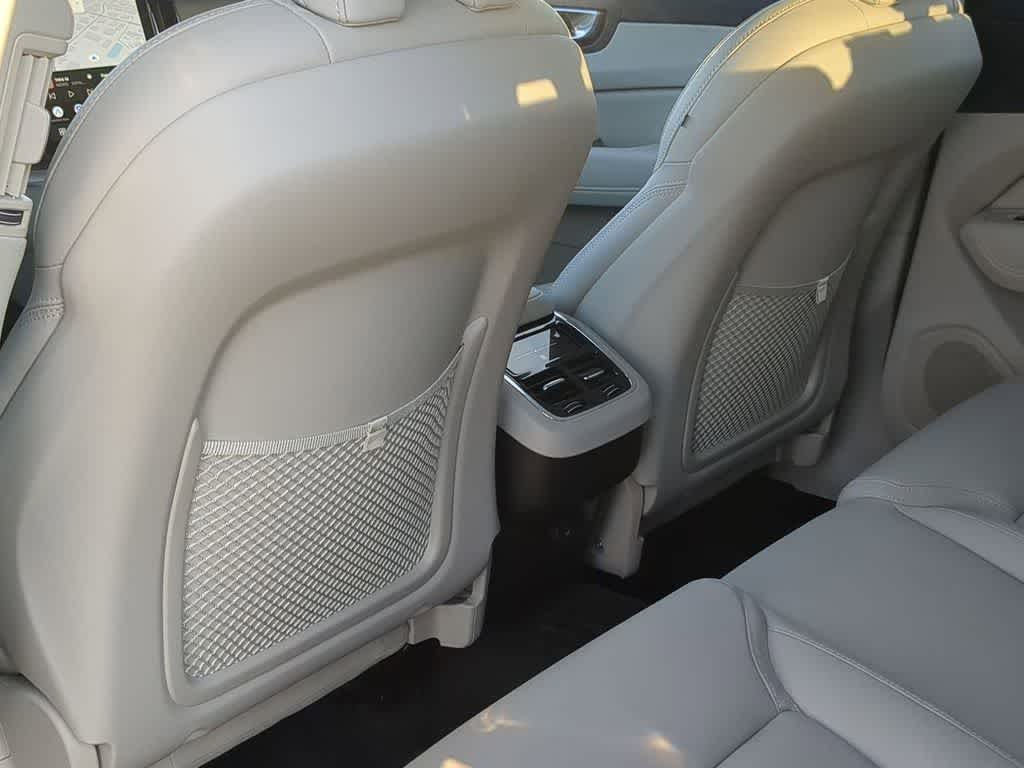 Thumbnail: 2026 Volvo XC60 - 17