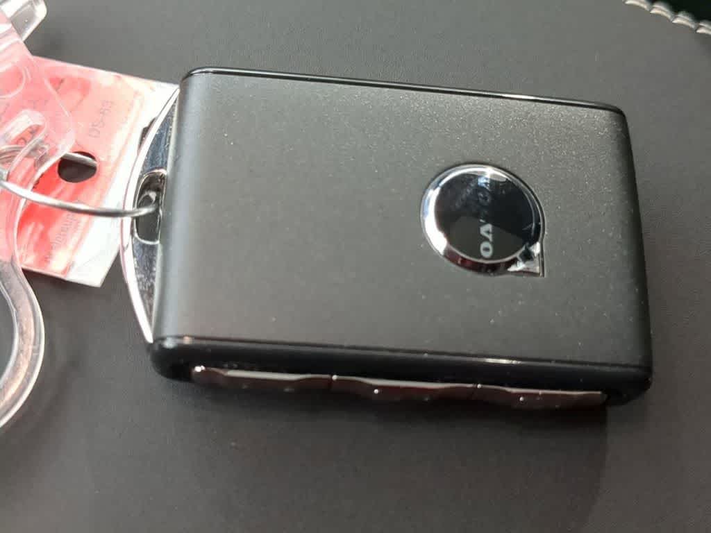 Thumbnail: 2026 Volvo XC40 - 30