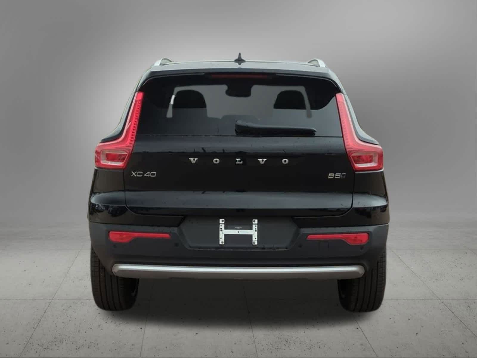Thumbnail: 2025 Volvo XC40 - 5